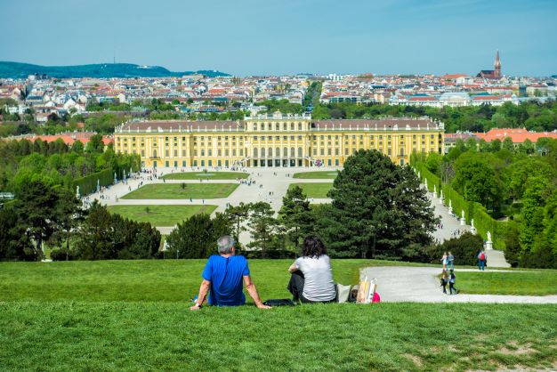 Blick von der Gloriette auf Schönbrunn 